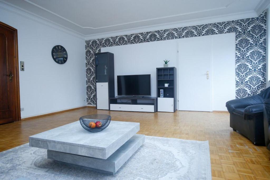 Business & Travel Apartment 150M, 15 Min Messe Frankfurt am Main ภายนอก รูปภาพ